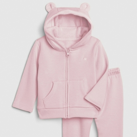 🆕️ Gap Baby Cozy Brannan Bear Outfit Set in Pink Cameo size 6-12 months - Picture 1 of 8